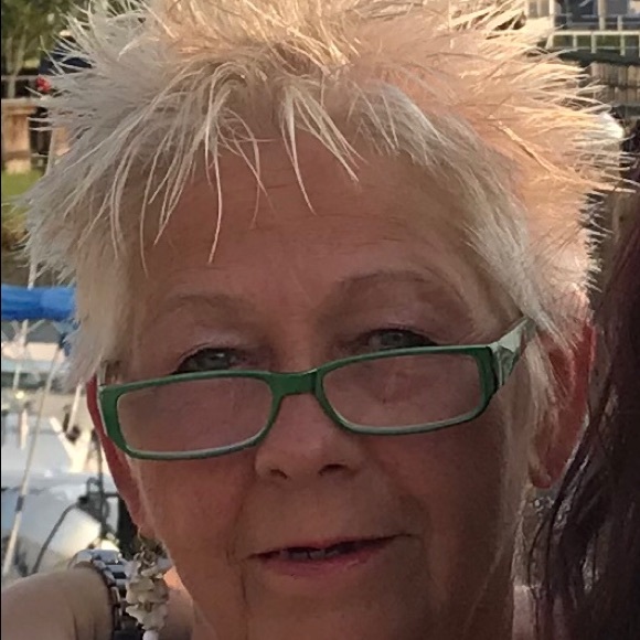 Meet the Posher - Picture 3 of 3